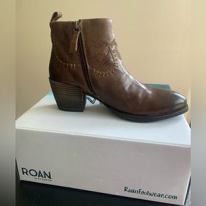 Bedstu Boots-Brand New in Box!